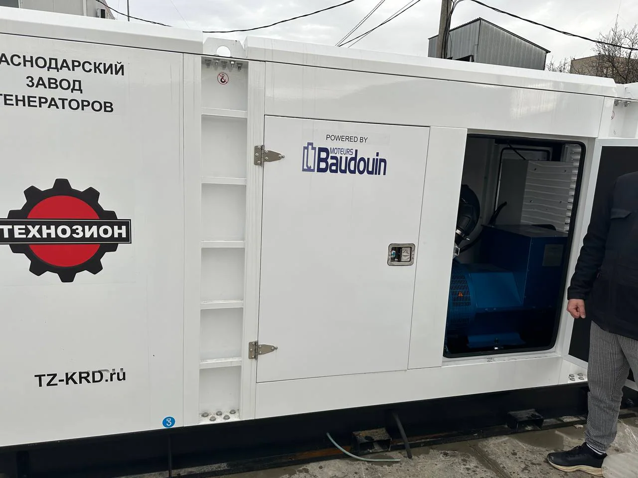 ДГУ 520 кВт Baudouin, В кожухе